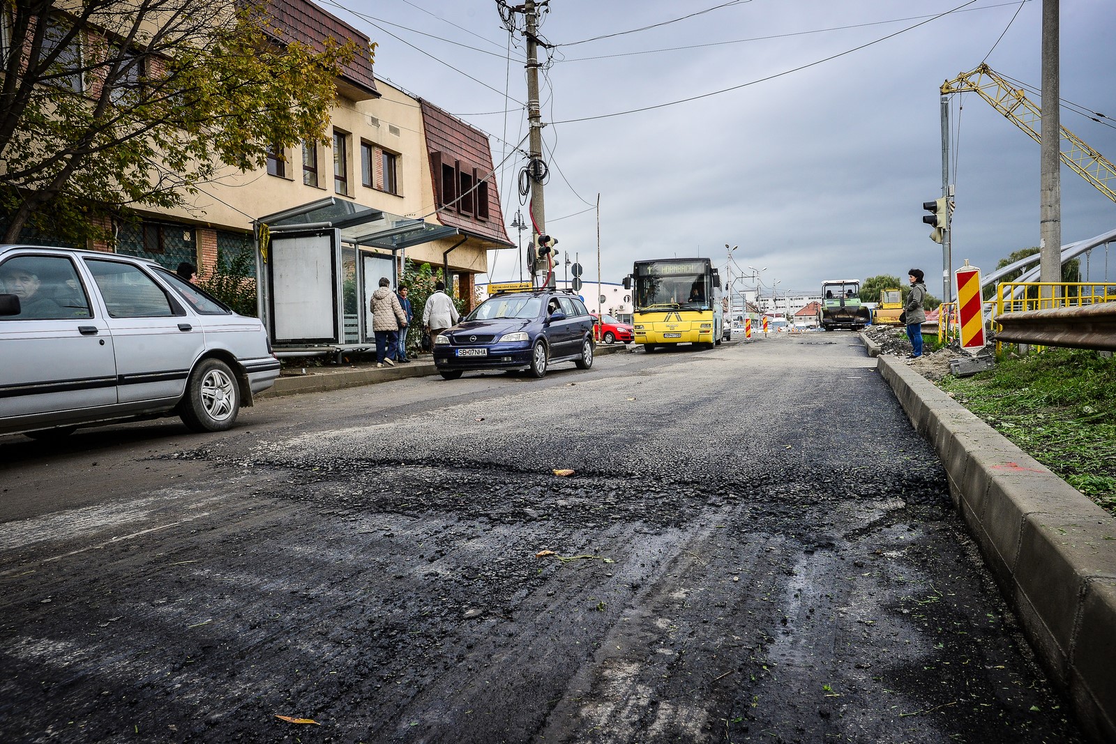 asfalt nou lucrari strada malului circulatie pod cibin (5) (Copy)