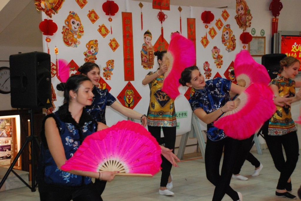 dans traditional chinezesc