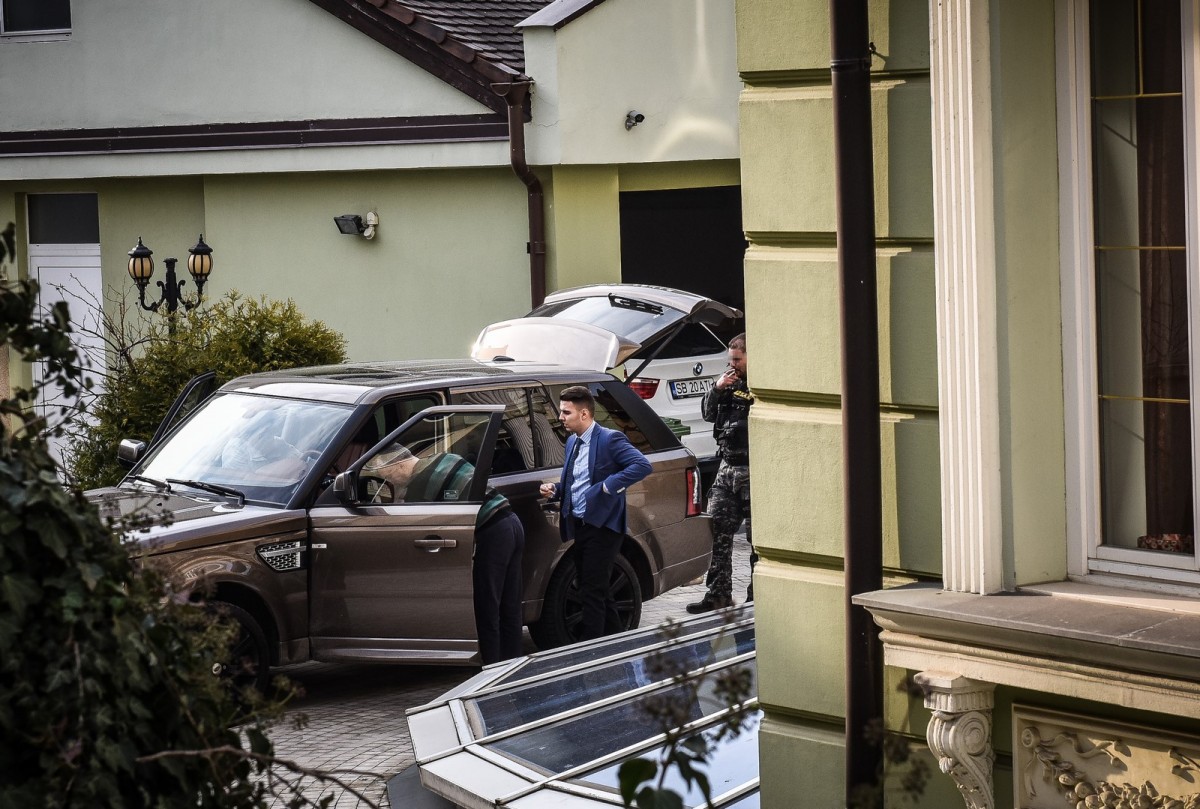 perchezitii Oprea Carabulea diicot mascati politie (23) (Copy)