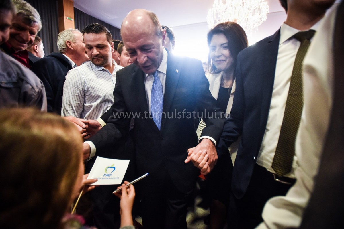 basescu (100) (Copy)