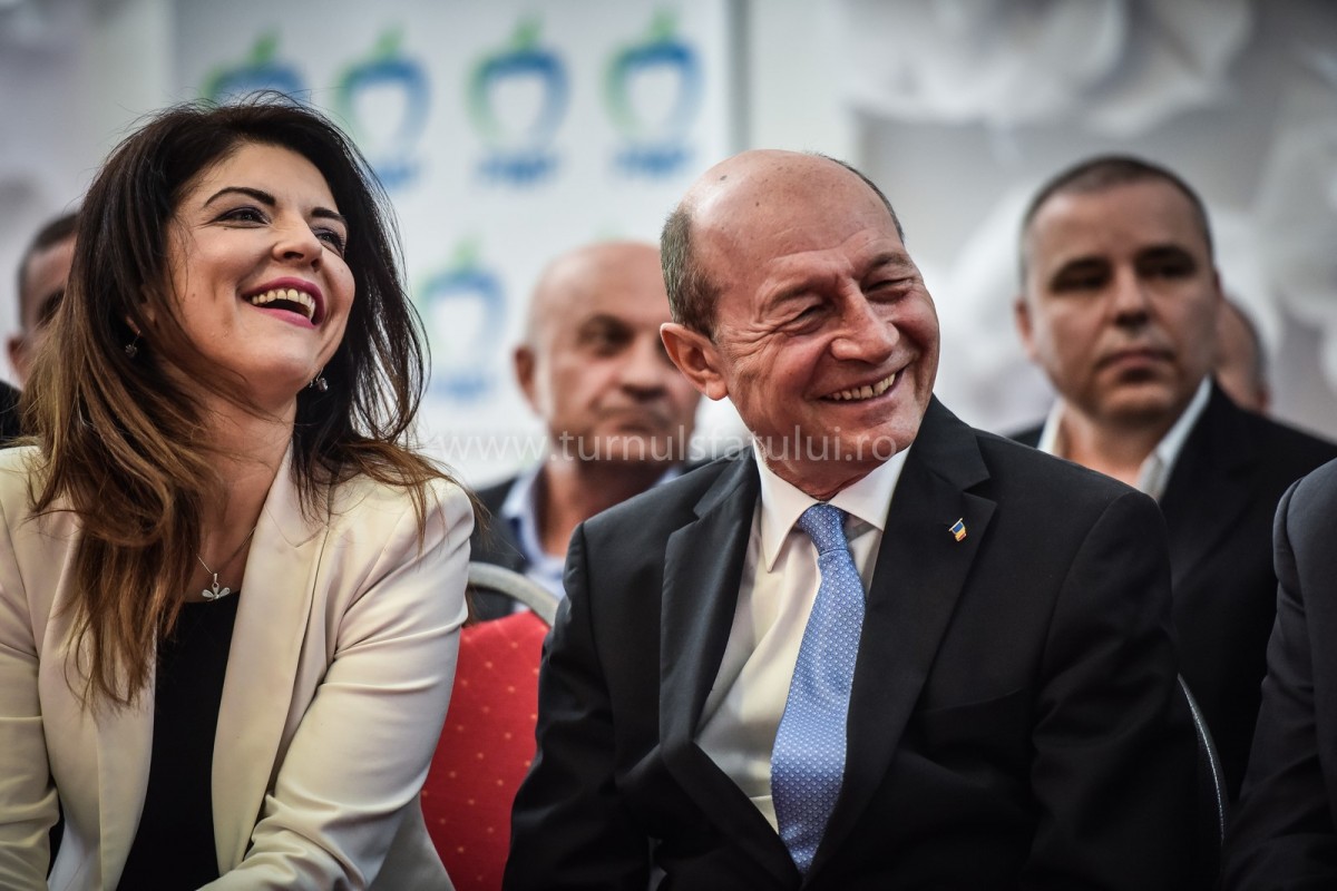 basescu (45) (Copy)