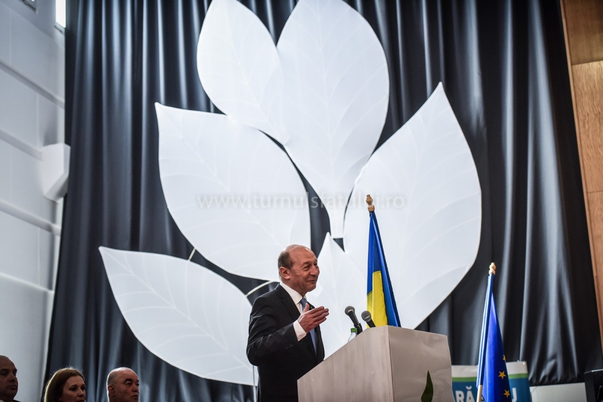 basescu (55) (Copy)
