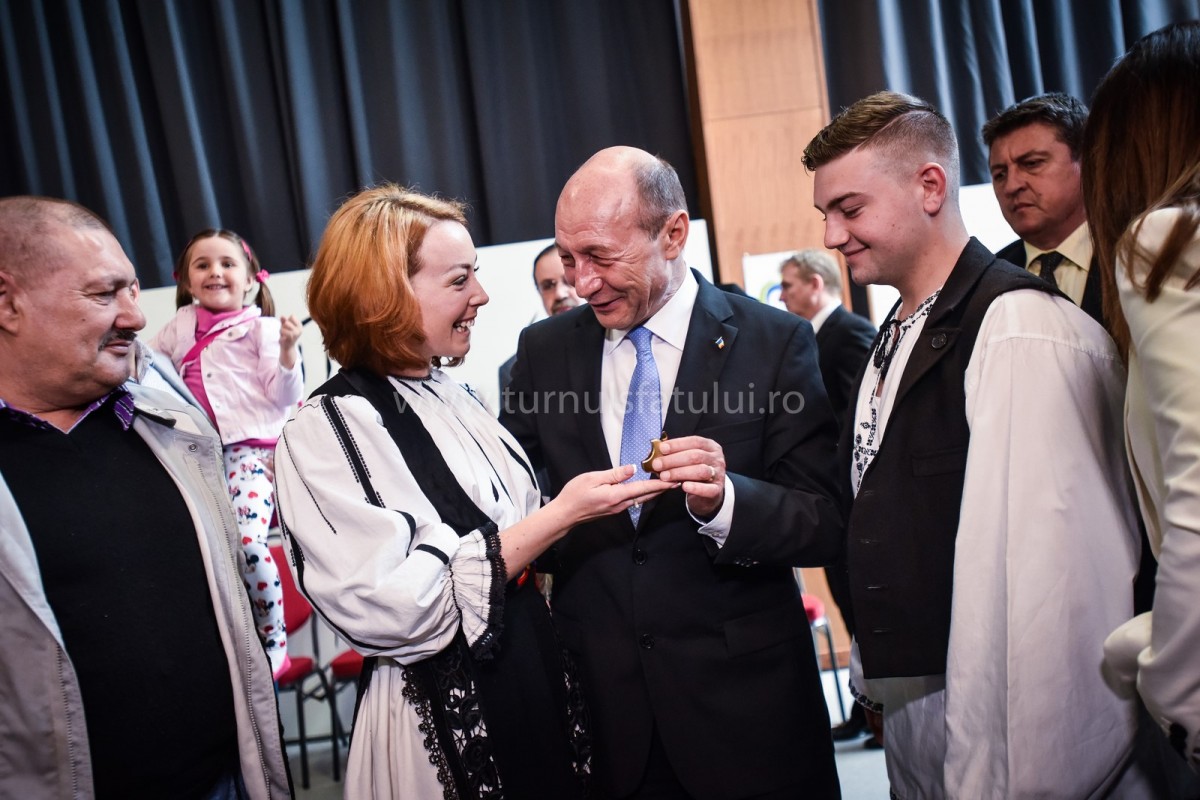 basescu (80) (Copy)