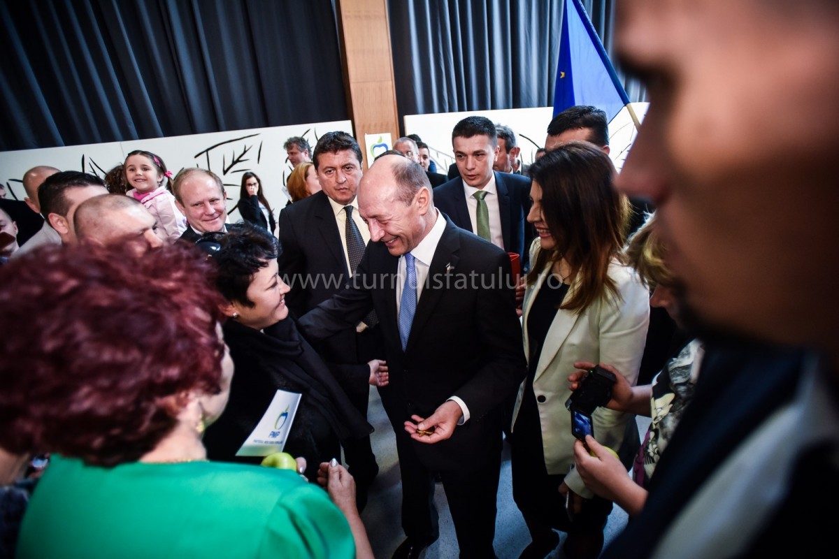 basescu (82) (Copy)