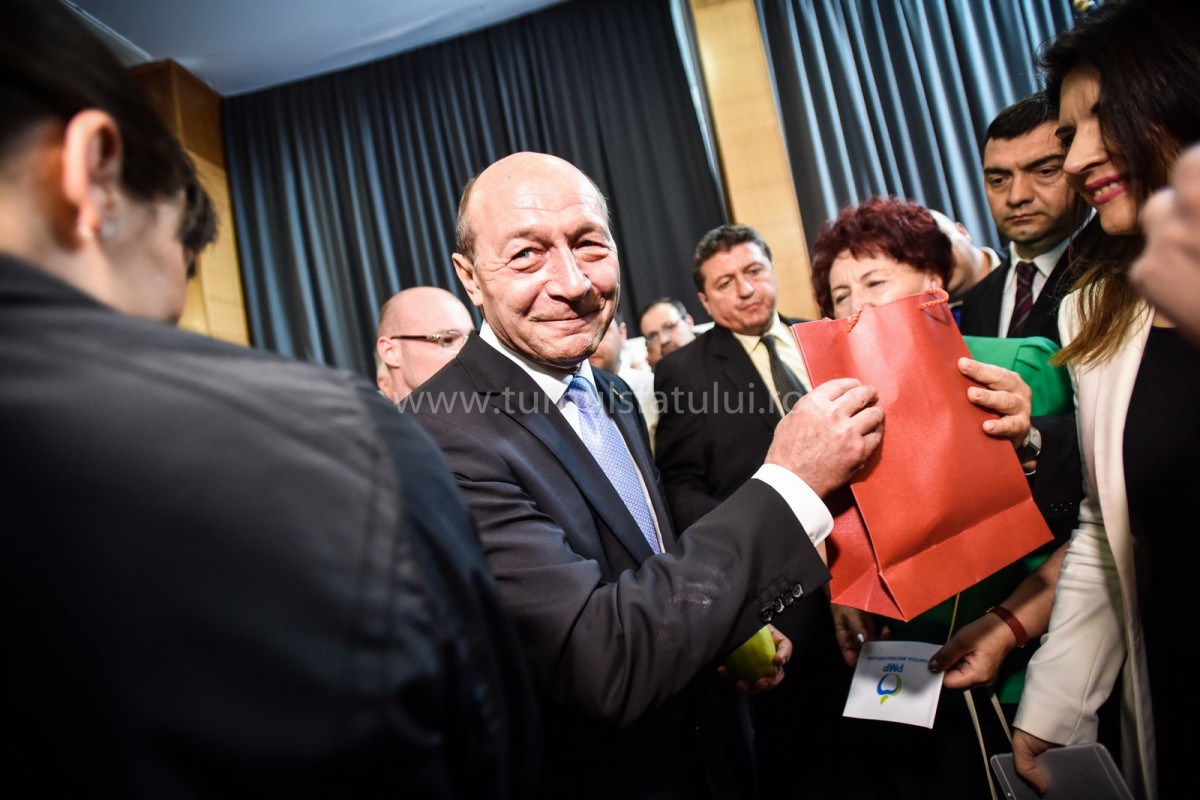 basescu (85) (Copy)