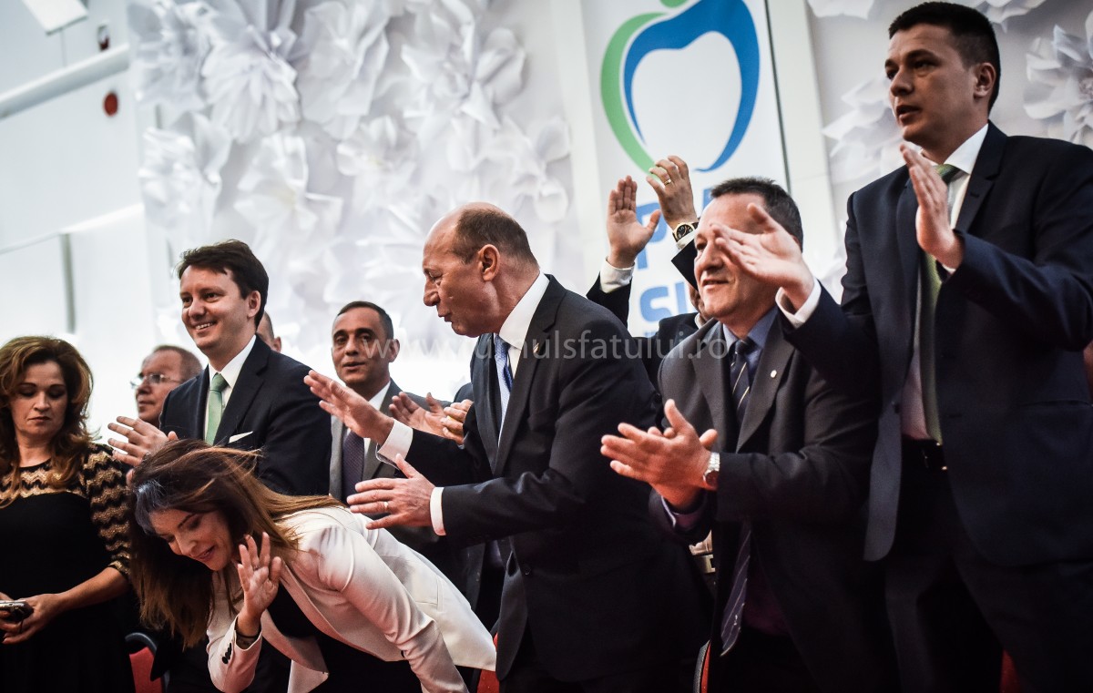 traian basescu si popa (2)