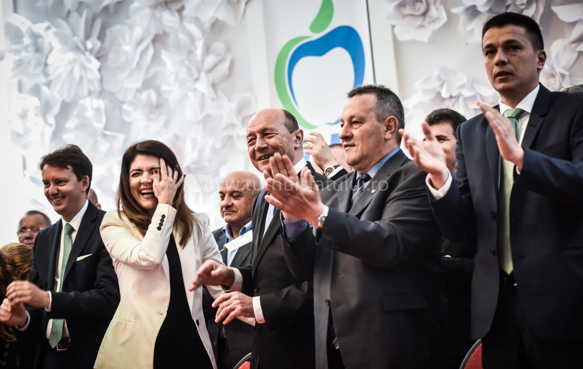 traian basescu si popa (7)