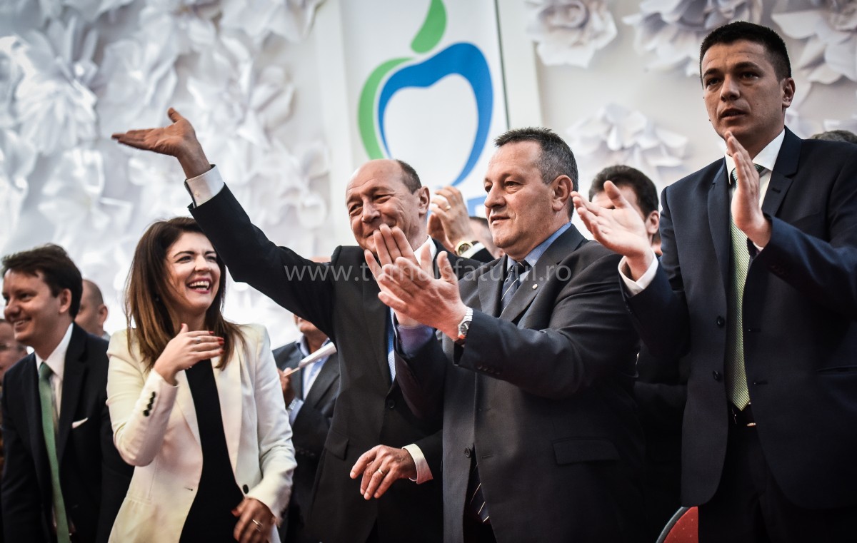 traian basescu si popa (8)