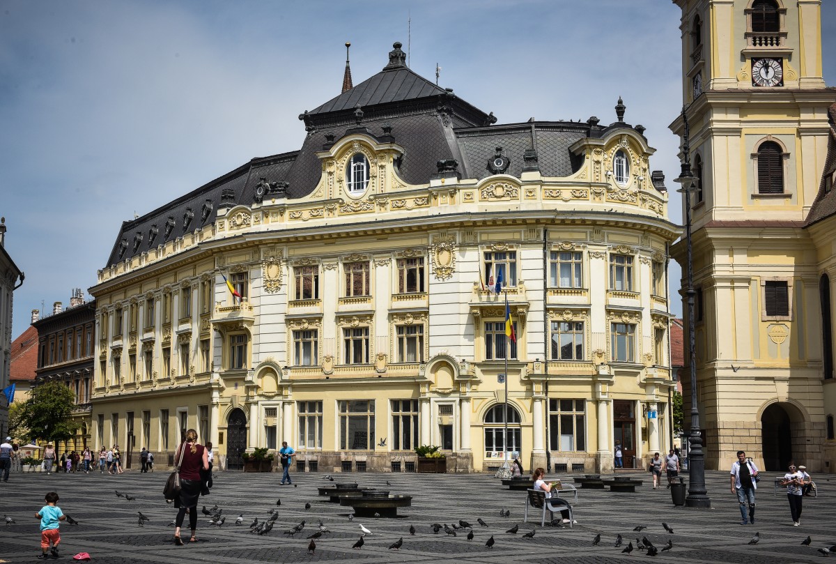 Traseul oficial al președinților și șefilor de Guvern prevede accesul în Primăria Sibiu din Piața Mare