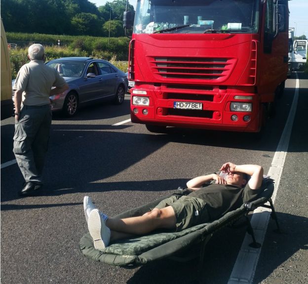 _90495472_hi034187888