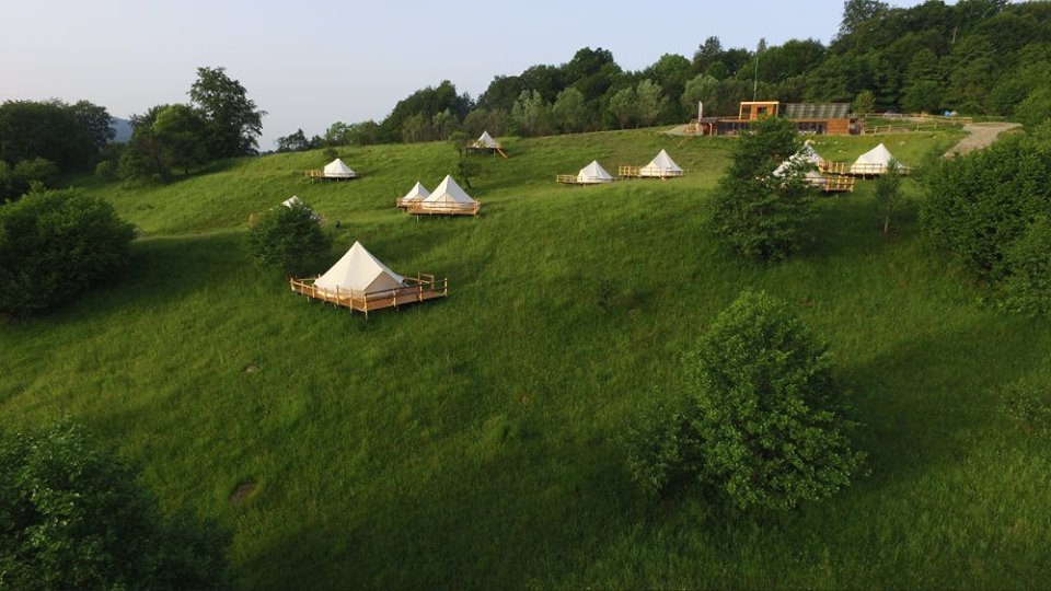 Ursa Mica Glamping Resort (12)