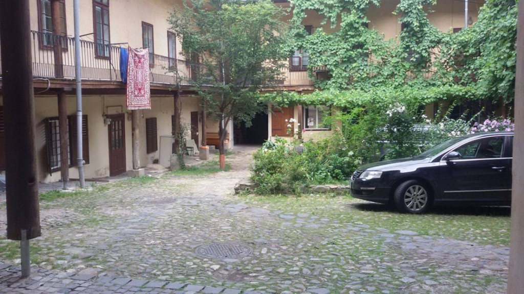 casa cu zodii