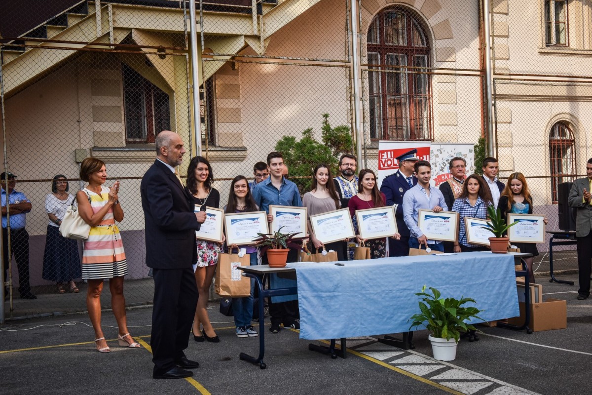 camen-iohannis-prima-zi-de-scoala-17-copy