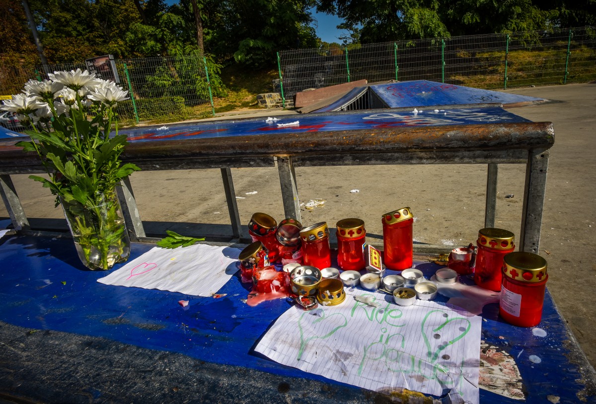 lumanari-pentru-mihaita-cata-1