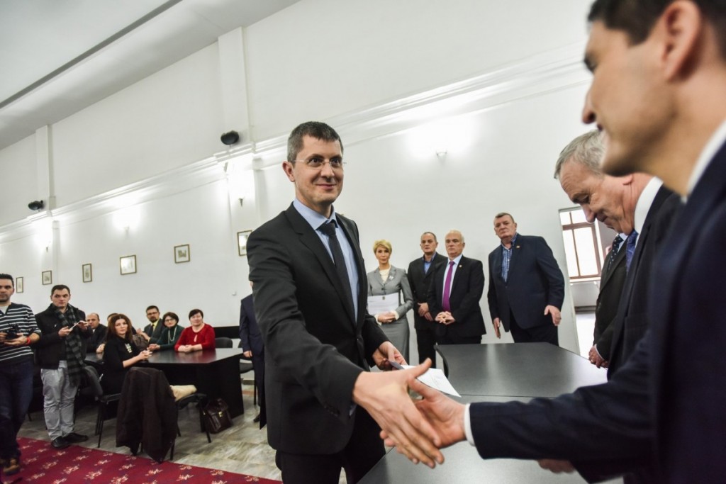 parlamentari barna