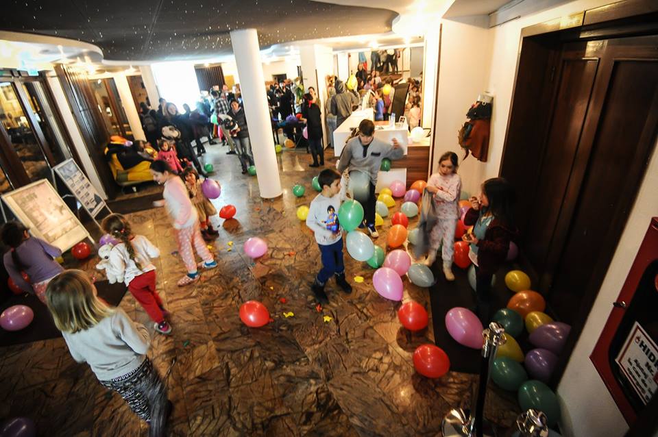 pijamale gong teatru