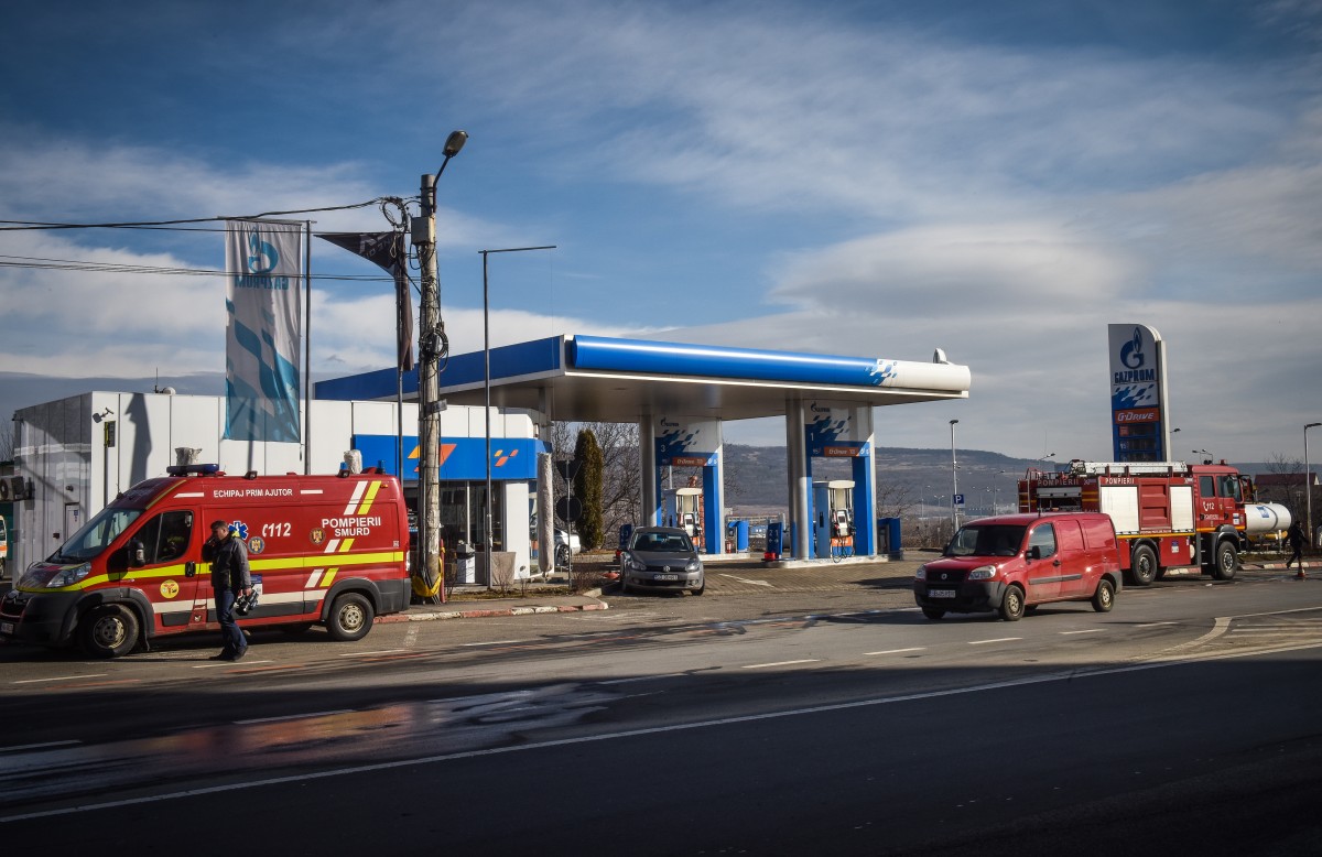 benzinarie gazprom smurd pompieri' (1)