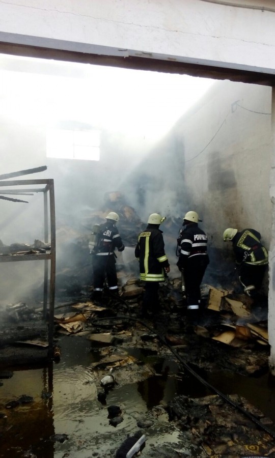 incendiu ISU pompieri (4)