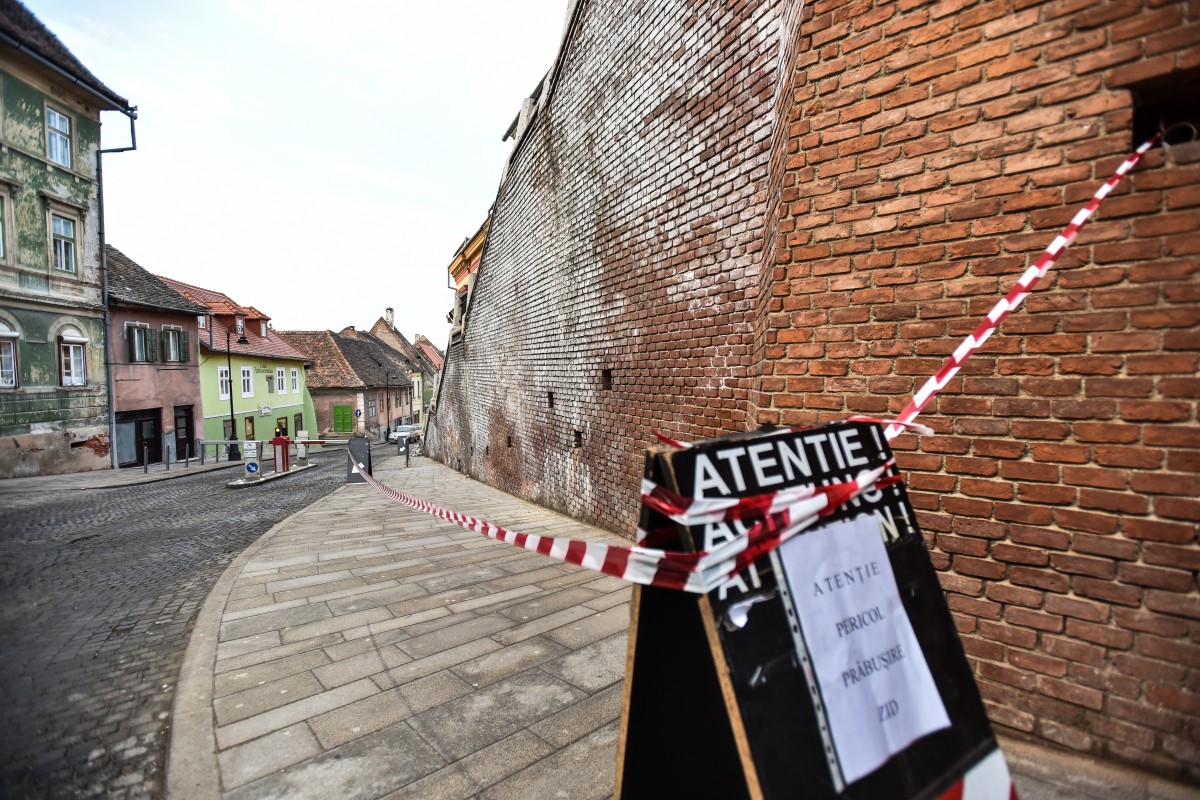 zid podul mincinosilor pericol prabusire atentie (1)
