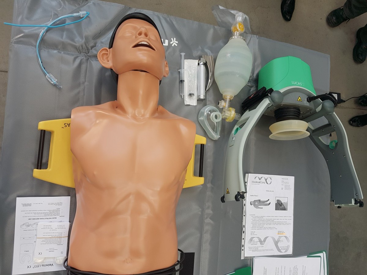 aparat masaj cardio respirator