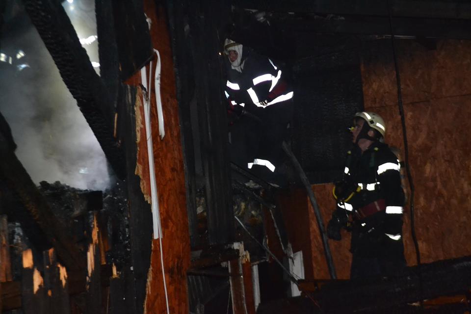 pompieri incendiu ISU (3)