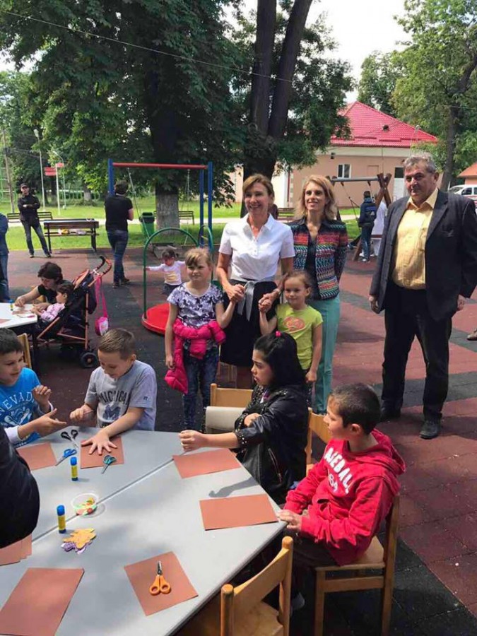 carmen iohannis si elevii (4)