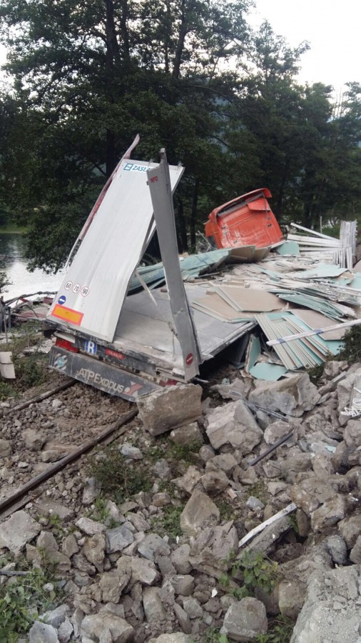 accident TIR valea Oltului