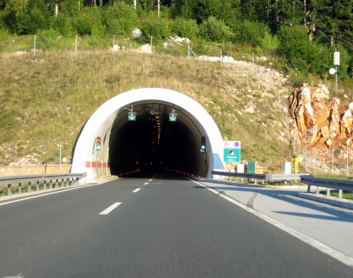 tunel autostrada (foto Wikimedia)