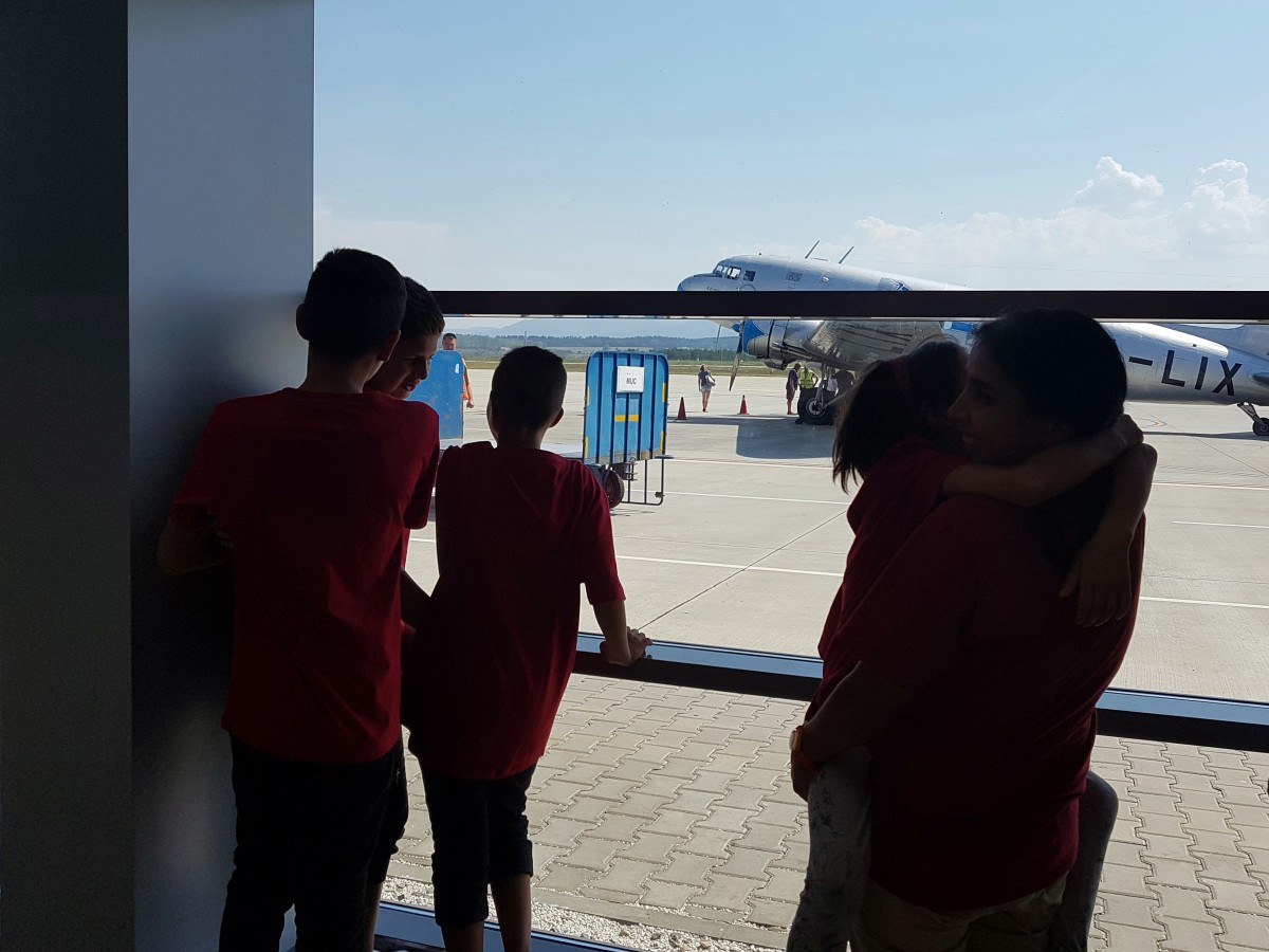 aeroport avion zbor copii
