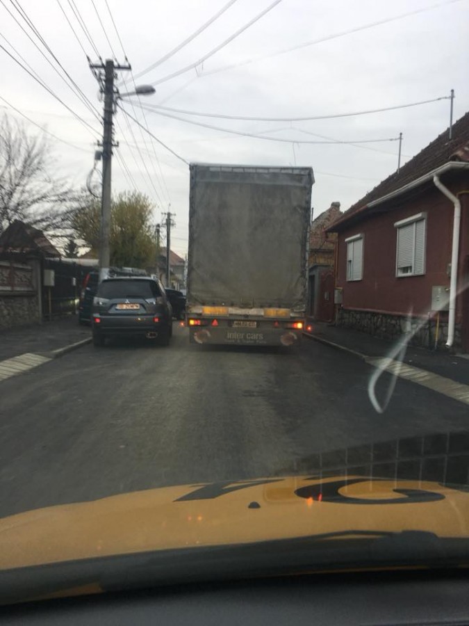 TIR stalpi semne circulatie cazuti (6)