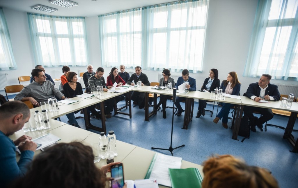 Reprezentanții companiilor implicate și cei ai instituțiilor publice au participat miercuri la o întâlnire pe tema învățământului dual, la Colegiul Independența