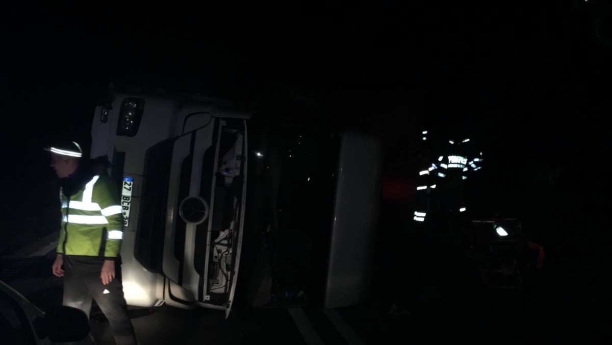 accident TIR valea oltului (1)
