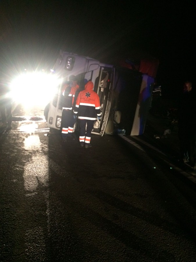 accident TIR valea oltului (2)
