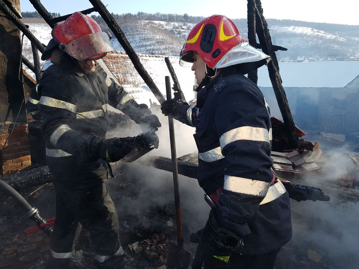 incendiu apoldu pompieri(5)