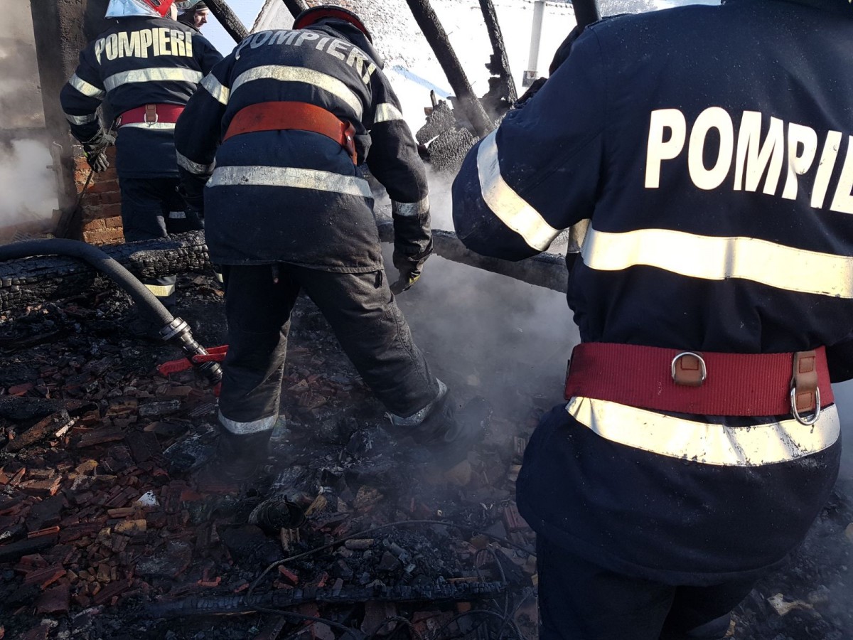 incendiu apoldu pompieri(7)