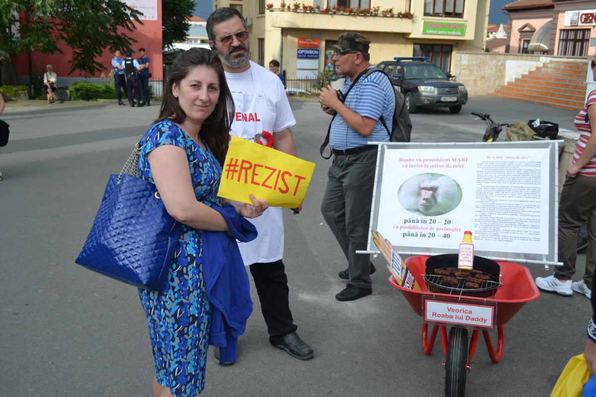 protest cu miros de mici rezist