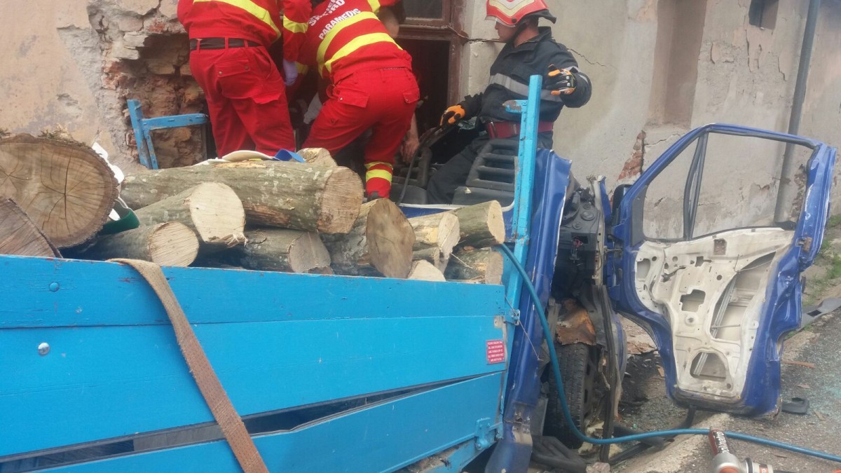 camioneta lemne 1