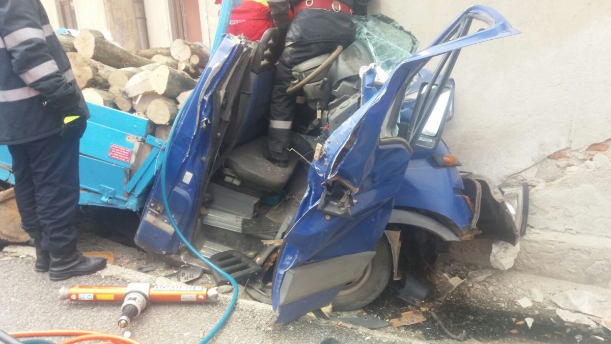 camioneta lemne 4