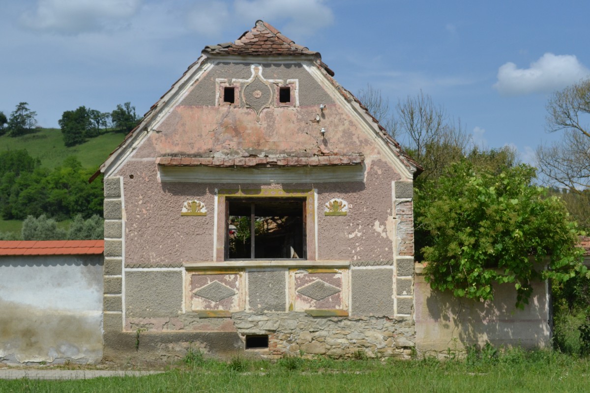 Casă la intrarea în localitate