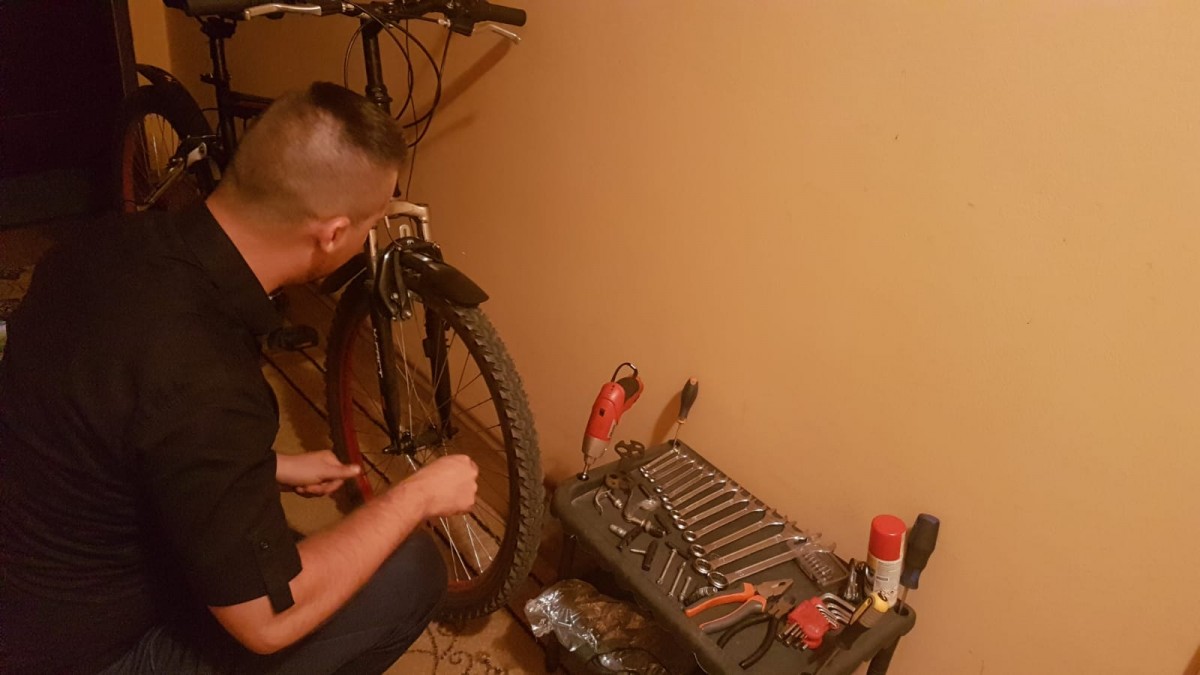 micile afaceri reparatii bicicleta (1)