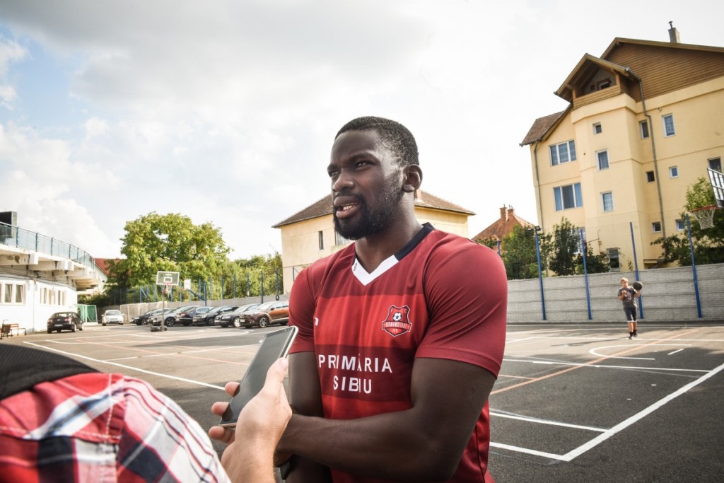 Hama Juvhel Fred Tsoumou FC Hermannstadt
