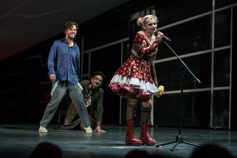 Ofelia Popi-Hamlet-foto-TNRS Grimm (2)
