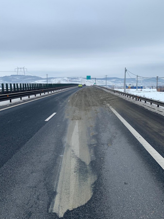 ciment pe autostrada