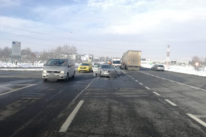 accident-DN1-masina-cu-TIR-1-800x533