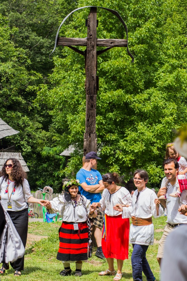 ziua iei muzeul satului costum popular traditii hora (1)