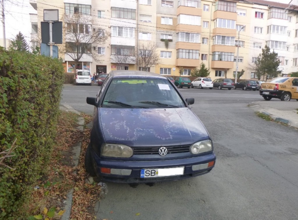 autovehicul abandonat