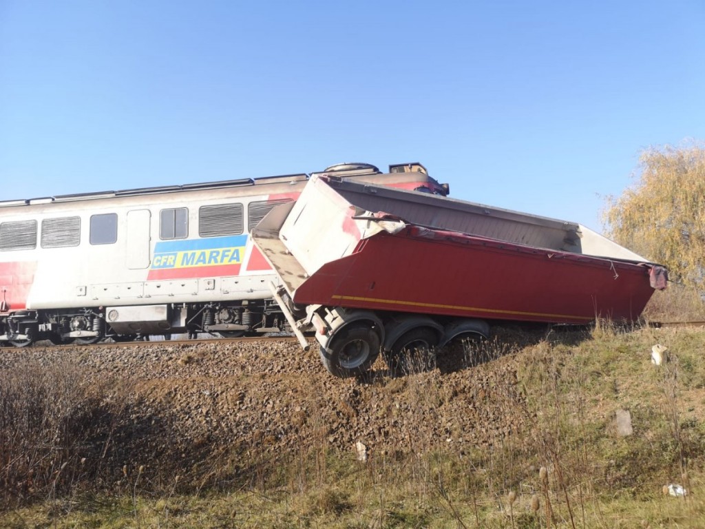 tren camion coliziune3