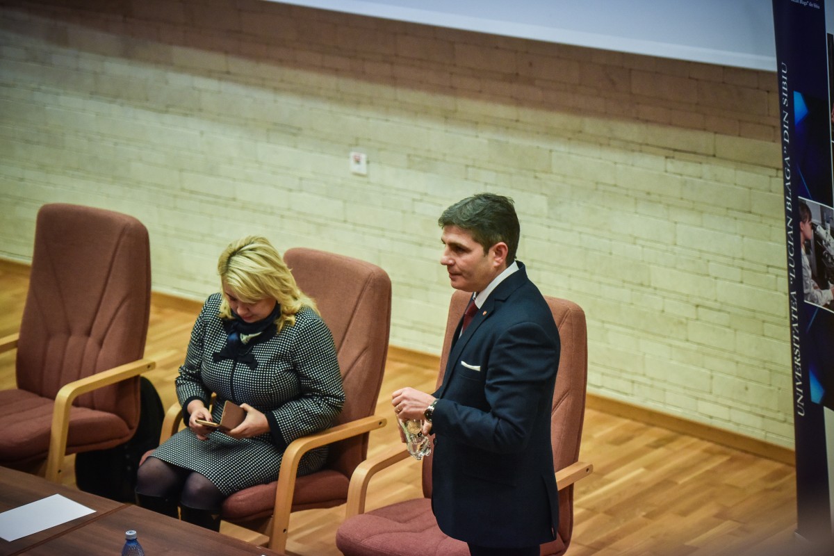 Sorin Radu și Dana Preda dezbatere alegeri ULBS (8)