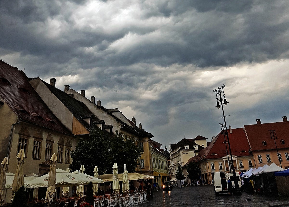 Cod galben de ploi torențiale în județul Sibiu