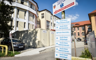Două corturi pentru bolnavii de COVID se instalează astăzi la spitalul județean